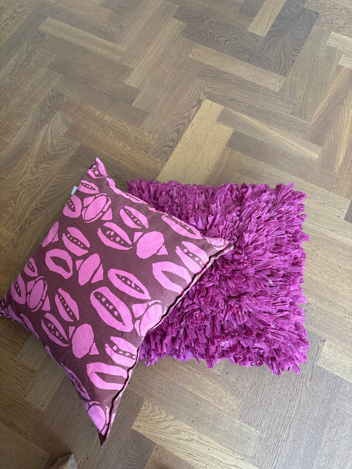 Palais Royal kussen en bijpassend roze kussen, Overige merken, Gebruikt, Met print, Vierkant