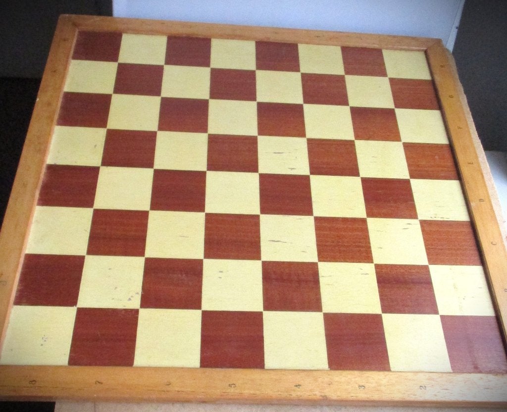 Schaakbord Homas~Schaak en Dambord op achterkant~Hout, Ophalen of Verzenden, Minder dan 500 stukjes, Gebruikt, Schaken