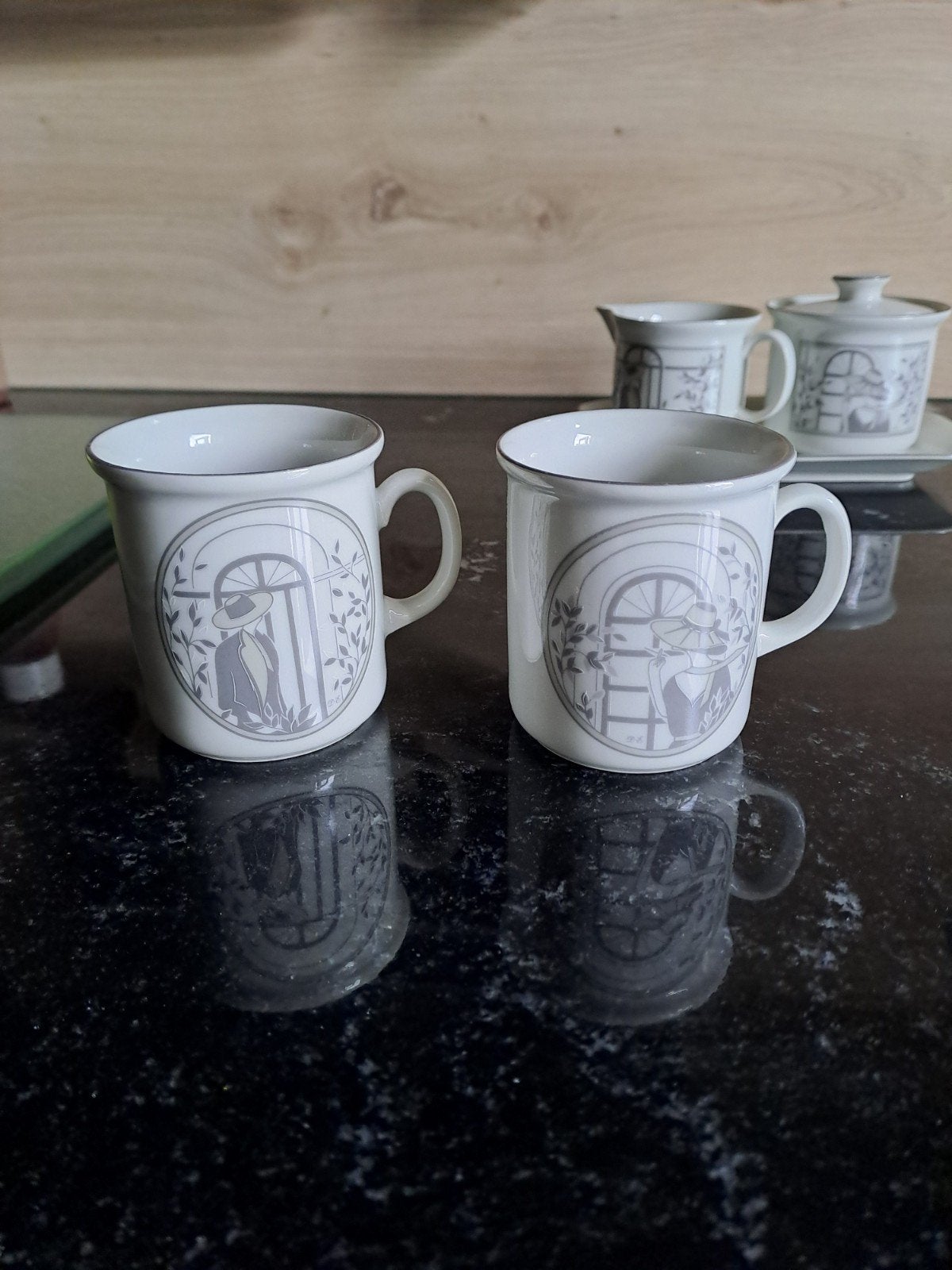 Set bekers en roomstel, Ophalen of Verzenden, Zo goed als nieuw, Overige stijlen, Kop(pen) en/of Schotel(s)