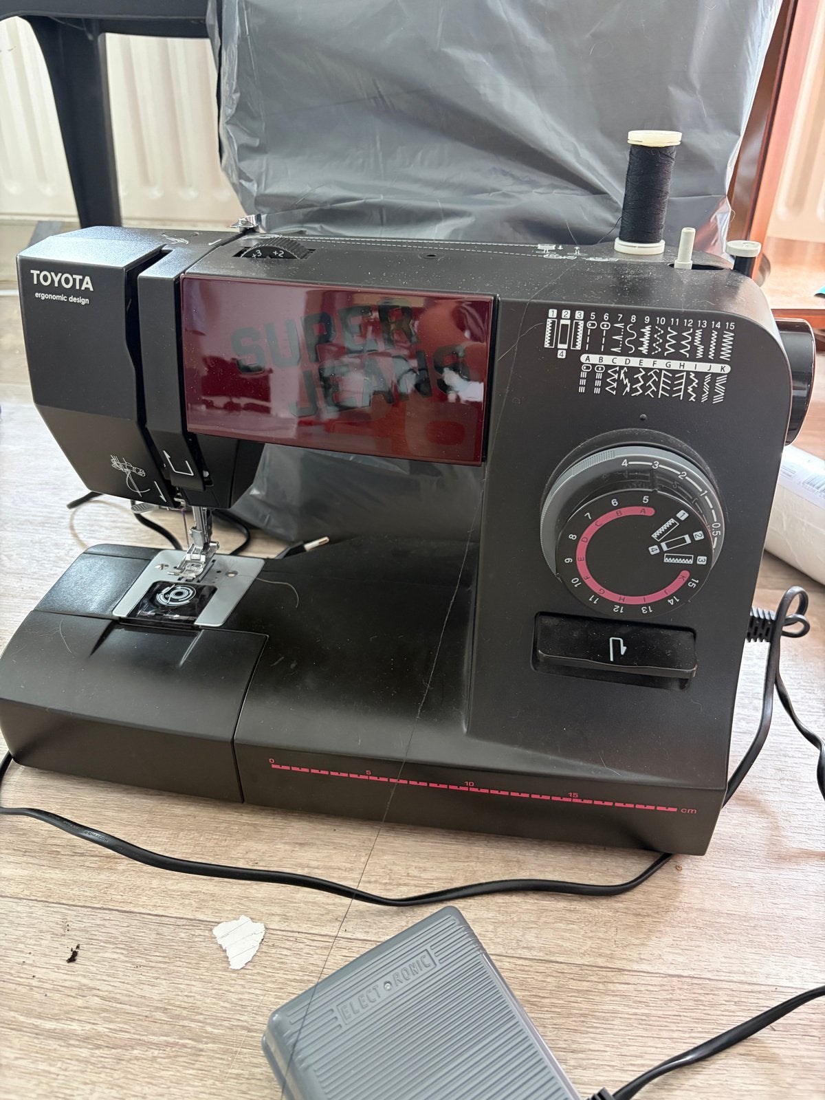 Toyota naaimachine, Hobby en Vrije tijd, Ophalen, Gebruikt, Naaimachine, Overige merken