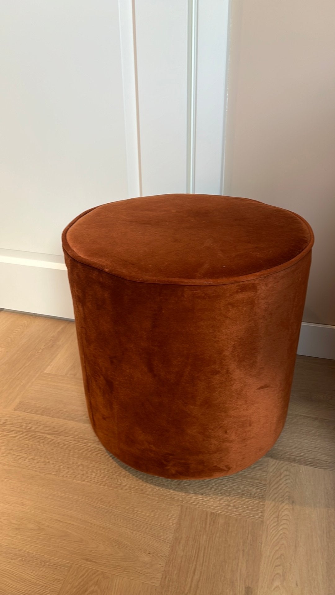 Poef woood brique, Ophalen, Zo goed als nieuw, Rond, Minder dan 50 cm