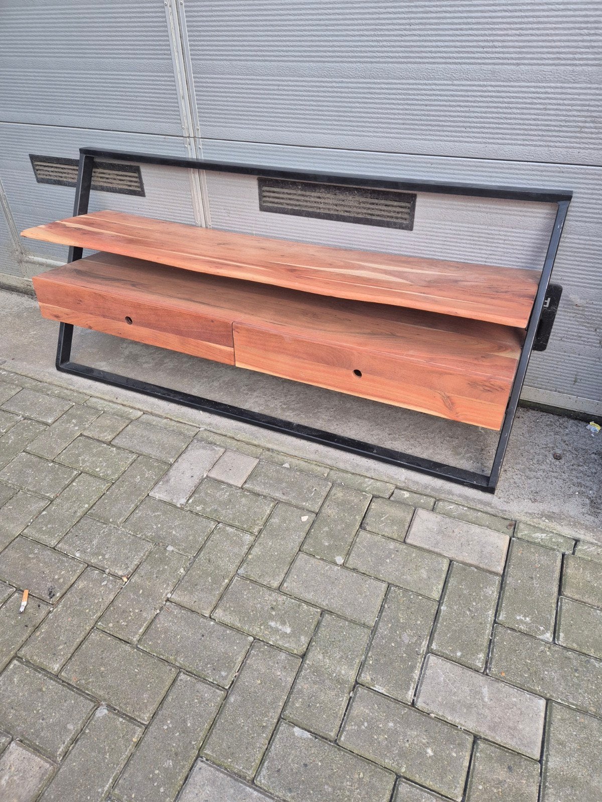 TV-meubel van acaciahout en metaal, 100 tot 150 cm, Industrieel, Landelijk, Zo goed als nieuw, 25 tot 50 cm