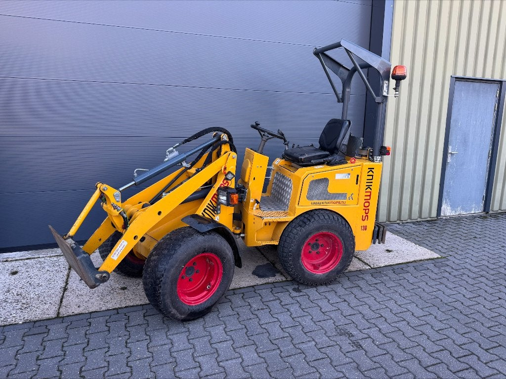 Knikmops 130 Wiellader - Compact en Krachtig, Zakelijke goederen, Ophalen, Wiellader of Shovel