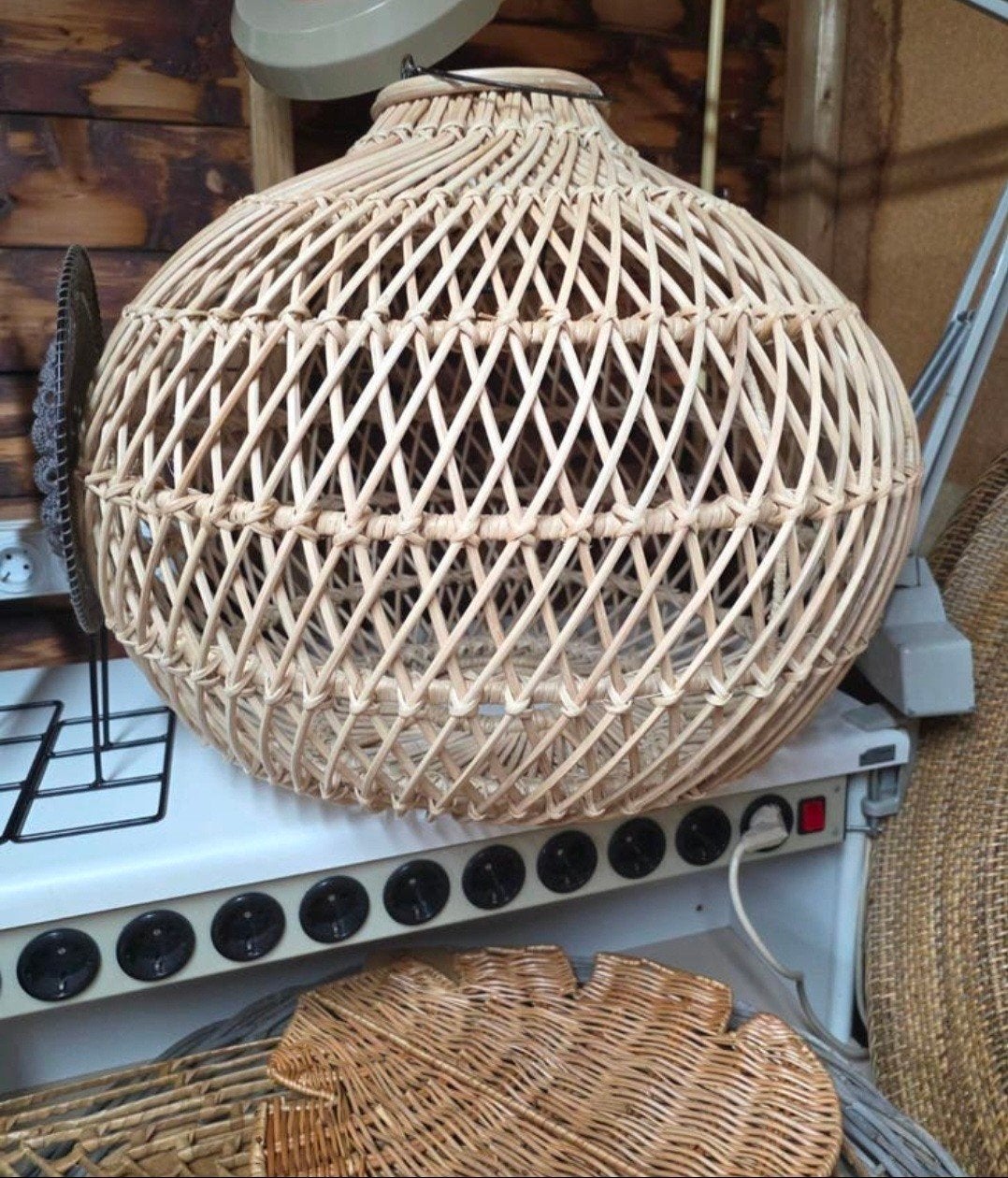 Grote bamboe hanglamp uit bali, Huis en Inrichting, Lampen | Hanglampen, Ophalen