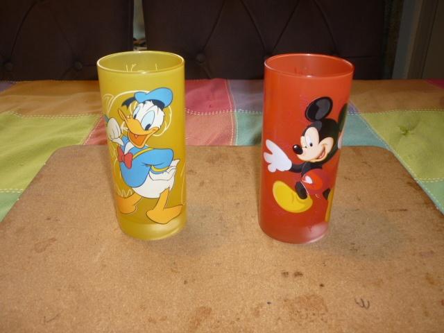 Rood Glas met Mickey Mouse Geel Glas met Donald Duck, Ophalen of Verzenden