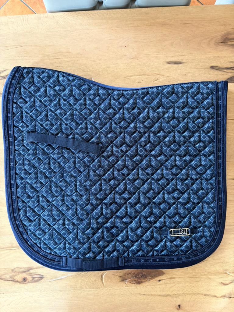 Paardendekjes dressuur full Nikkie Blauw ZGAN, Full (L), Overige materialen, Ophalen of Verzenden, Zo goed als nieuw