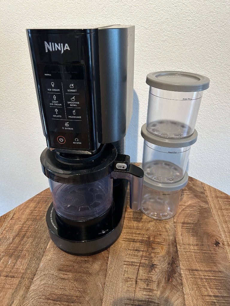 Ninja Creami NC300EU ijsmachine - inclusief 3 bakjes, Witgoed en Apparatuur, Ophalen of Verzenden, Zo goed als nieuw, Zelfvriezend
