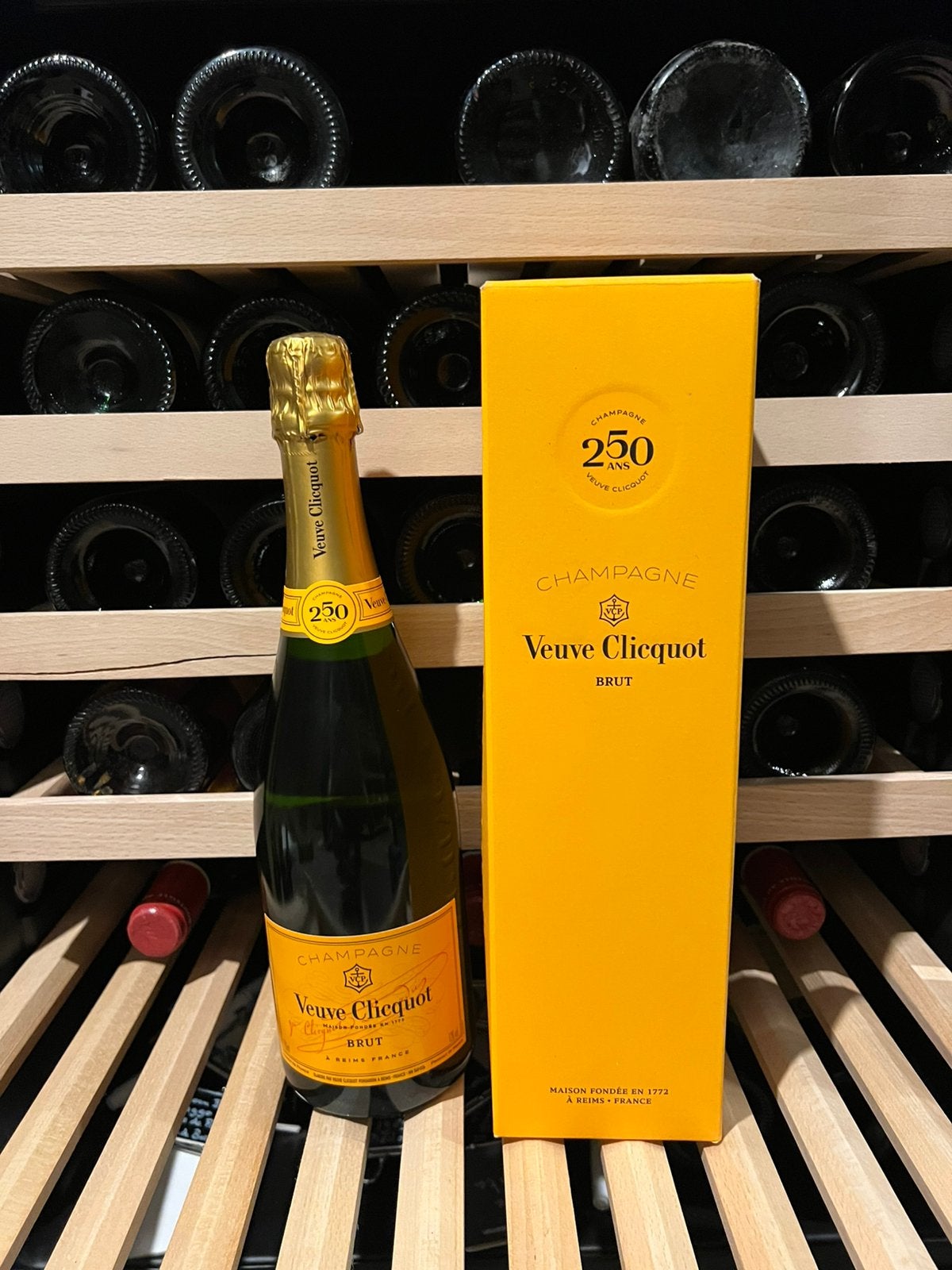 2 flessen - Veuve Cliquot Champagne Brut & 1990 Bordeaux!, Frankrijk, Nieuw, Ophalen of Verzenden, Champagne