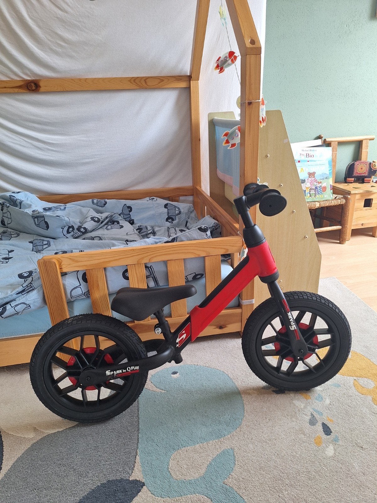Zo goed als nieuwe rode loopfiets - Spark by QPlay, Ophalen, Zo goed als nieuw, Minder dan 16 inch