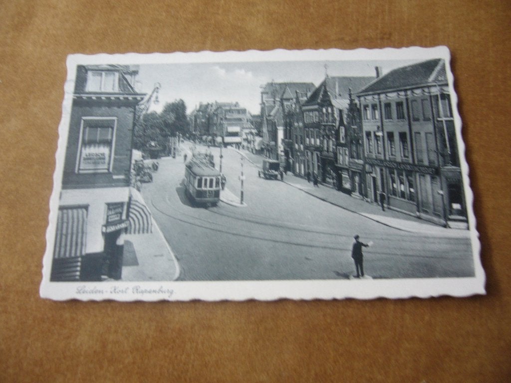 LEIDEN  =  KORT RAPENBURG MET TRAM 1942, Ophalen of Verzenden, 1940 tot 1960, Gelopen, Zuid-Holland