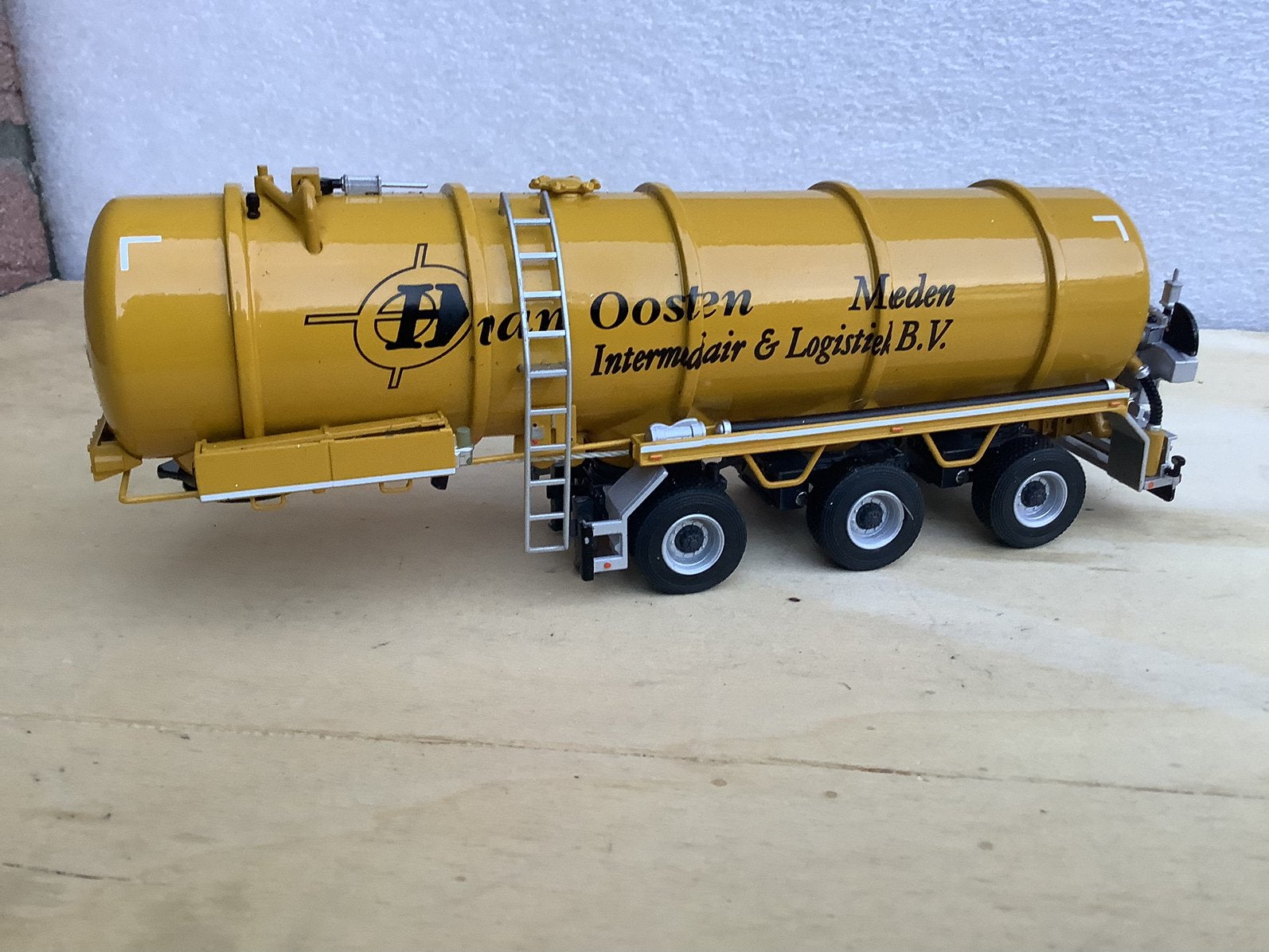 Poeptrailer, Hobby en Vrije tijd, Modelauto's | 1:50, Ophalen of Verzenden, Zo goed als nieuw, Bus of Vrachtwagen, Wsi