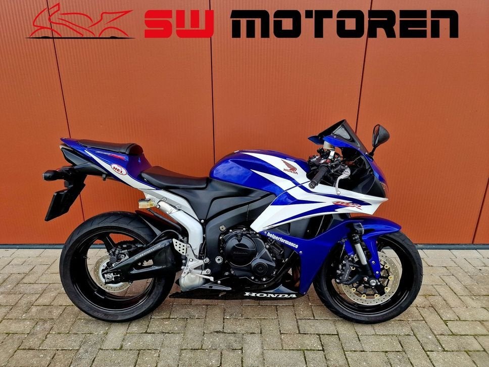 CBR 600RR, LAGE KM. KOOPJE. 600 RR PC40, HONDA, 4 cilinders, Motorrijbewijs A, Bedrijf
