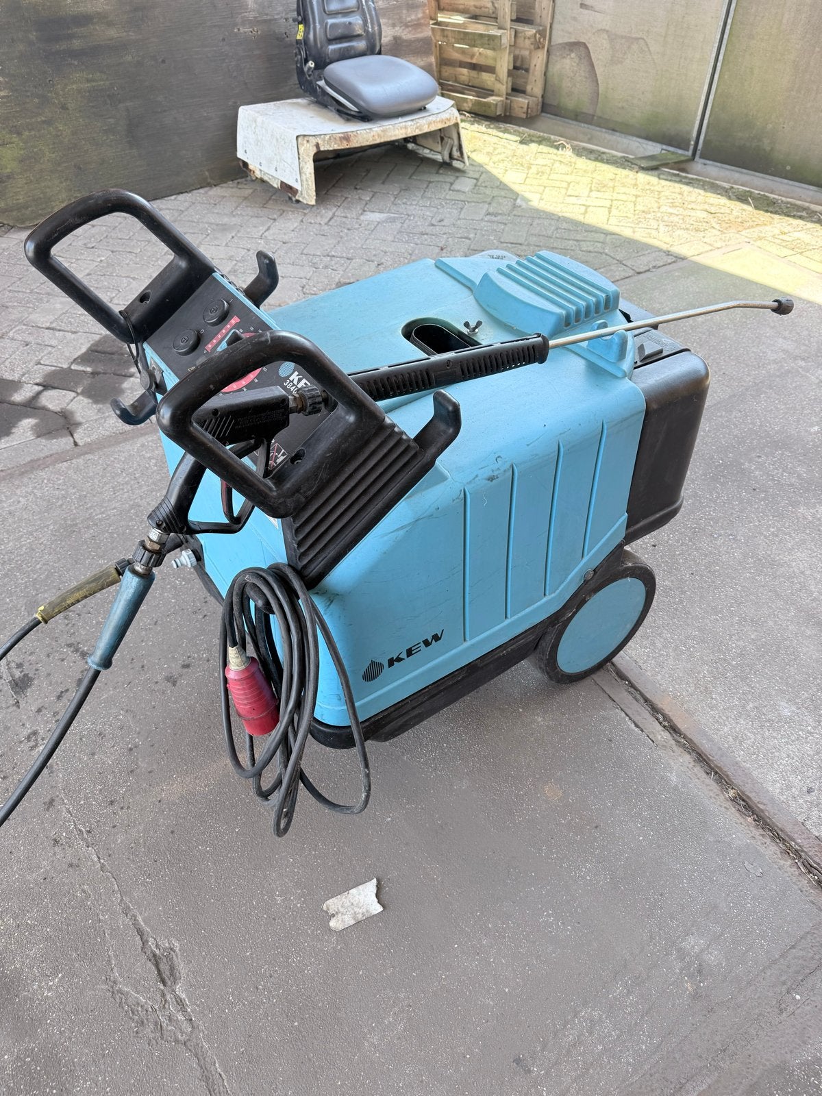 Goedwerkende Kew warmwater hogedrukspuit, Ophalen, Gebruikt, Elektrisch
