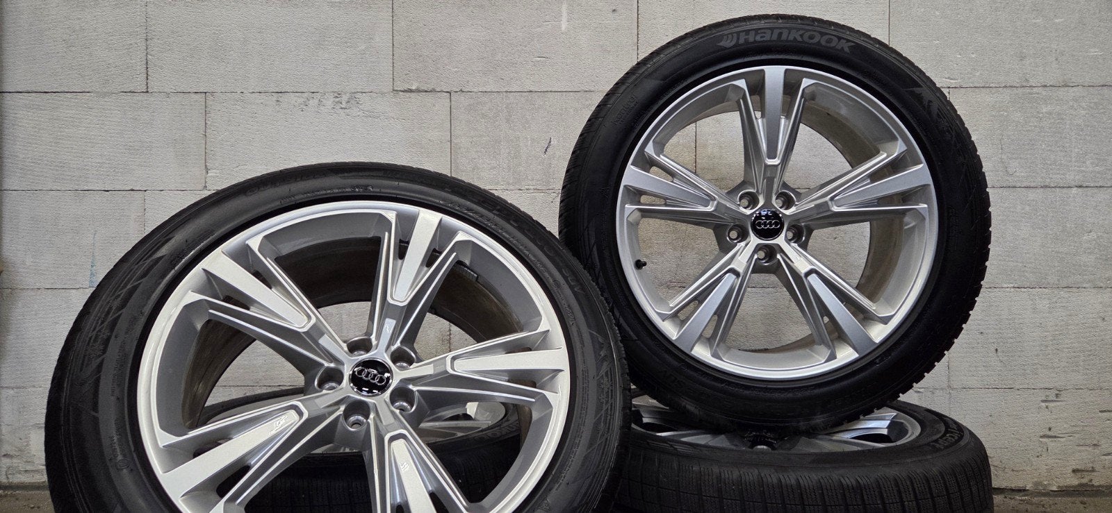 21" Audi Q8 SQ8 S-line originele velgen winterbanden zgan, Gebruikt, 285 mm, Banden en Velgen, V
