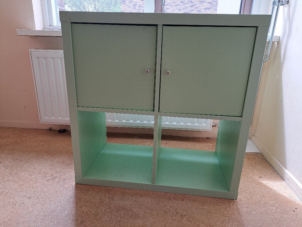 Ikea kallax kast (groen met 2 deurtjes), Ophalen, Zo goed als nieuw