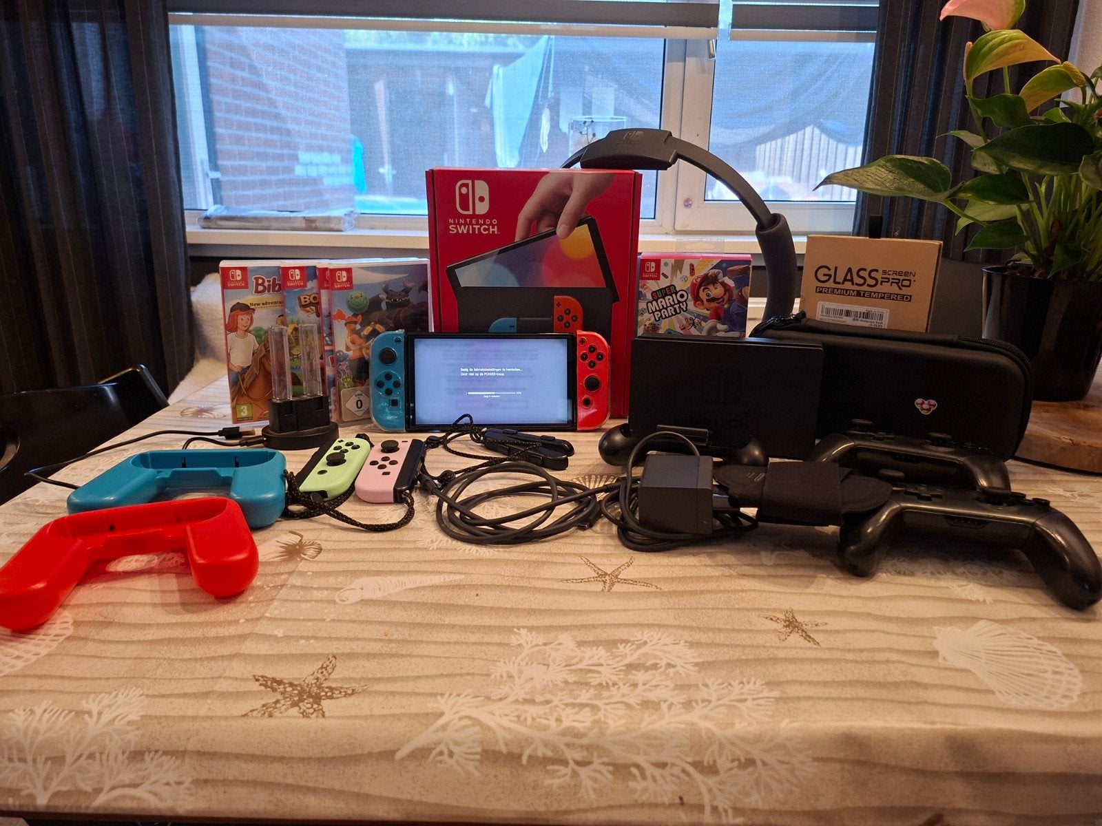 Nintendo Switch (oled) met 6 controllers en games, Spelcomputers en Games, Spelcomputers | Nintendo Switch, Switch OLED, Met games