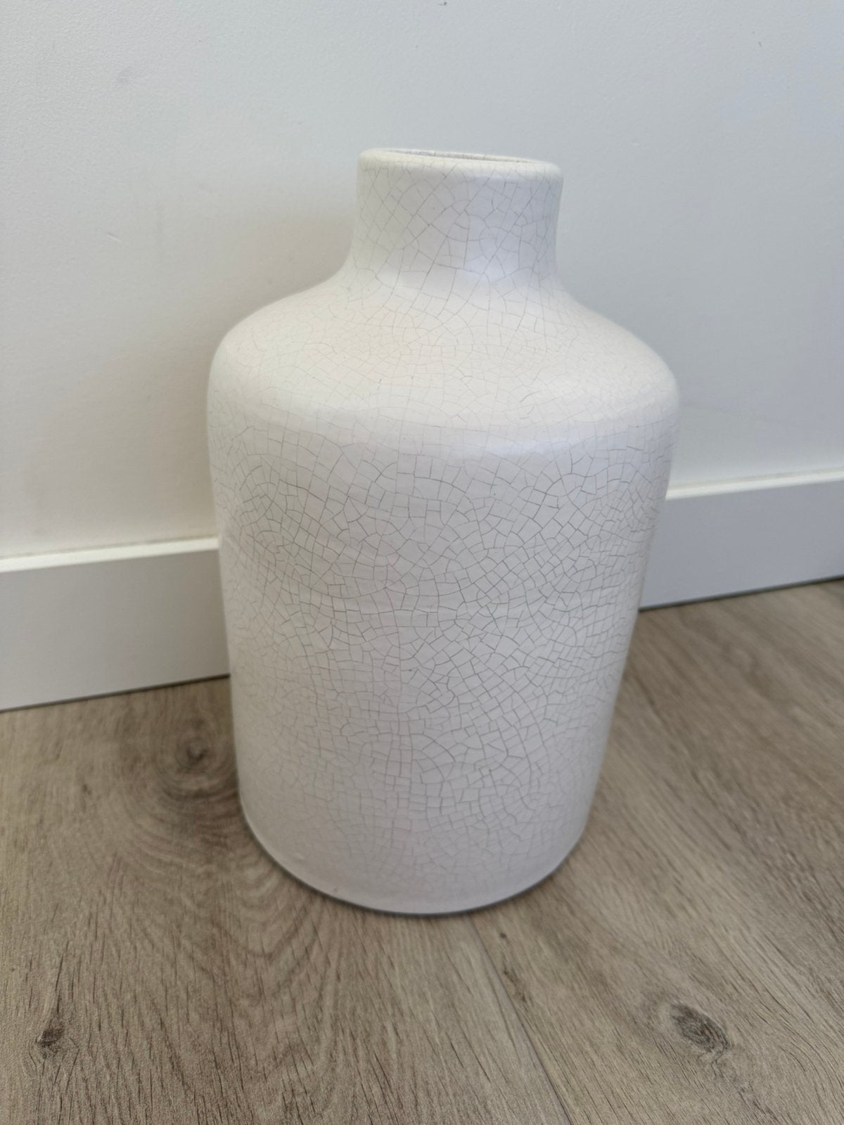 Mooie witte vaas van steen Intratuin decoratie, Ophalen, Zo goed als nieuw, Wit