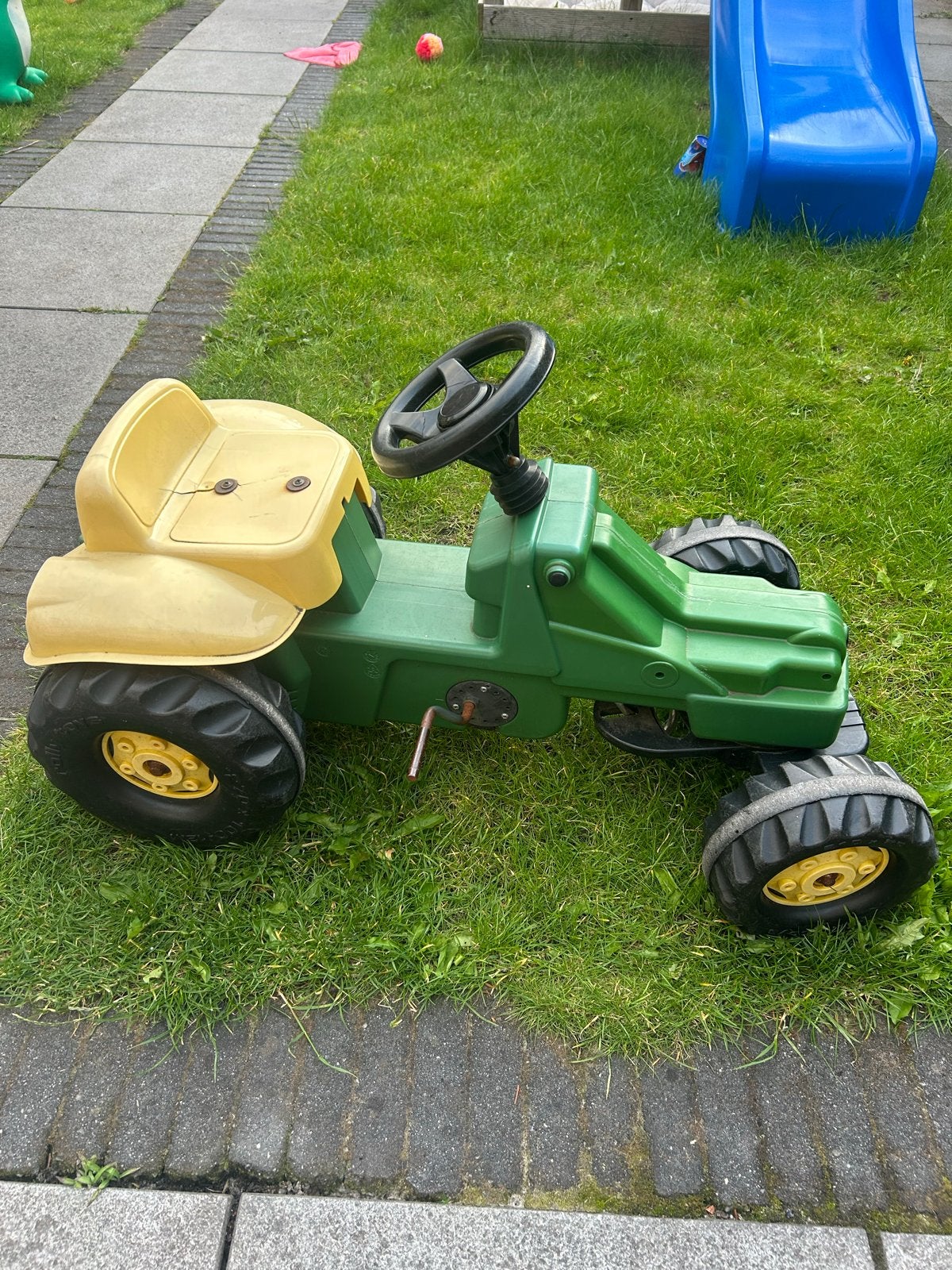 Groene traptractor met mankement aan rechter pedaal, Ophalen of Verzenden, Gebruikt, Trapvoertuig
