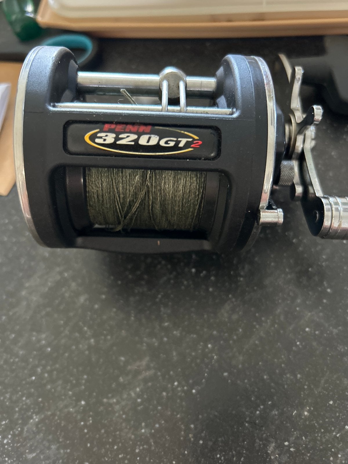 Penn 320GT2 rechts handig reel met 500m 20kg Dyneema vislijn, Ophalen of Verzenden, Gebruikt, Molen