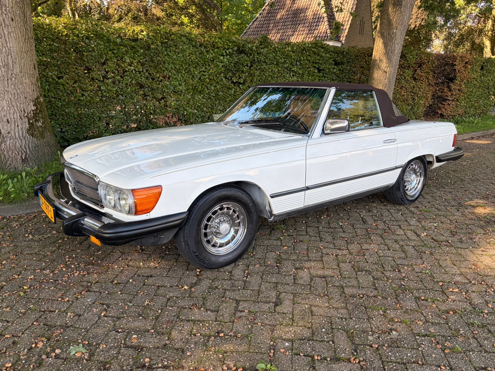 Mercedes 380 SL mooie auto en rijdt super., Auto's, Particulier, Te koop