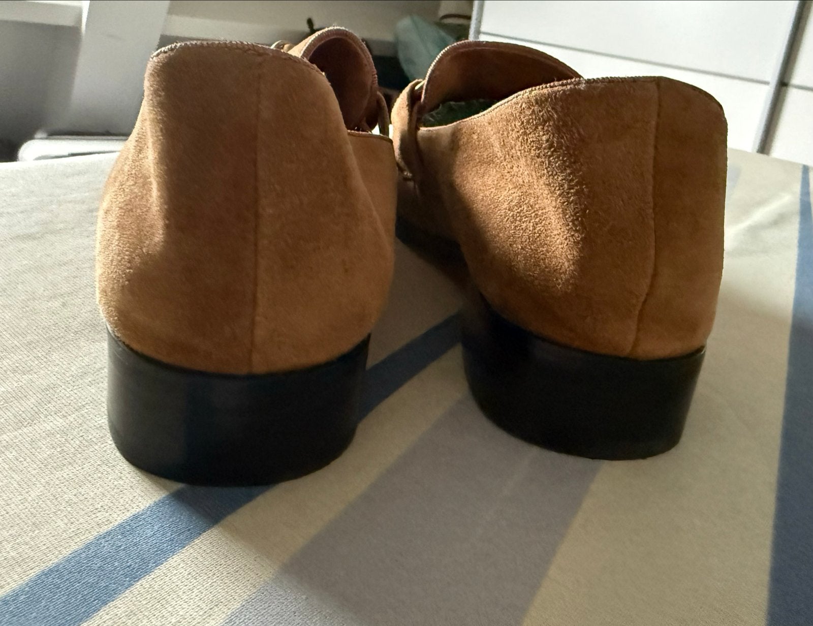 Bibbi Lou suède loafers met goudkleurige gesp - Maat 38, Ophalen of Verzenden, Zo goed als nieuw, Bruin, Instappers