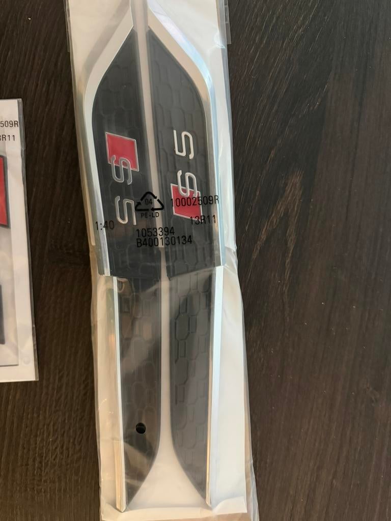Audi s5 logo en embleem zijschermen, Ophalen of Verzenden