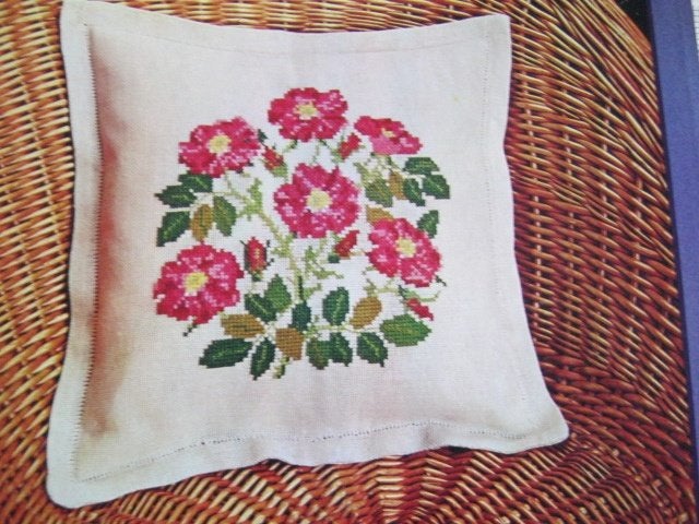 Borduurpatroon  Bloemen op kussen  nr 645 do, Verzenden, Nieuw, Handborduren, Patroon
