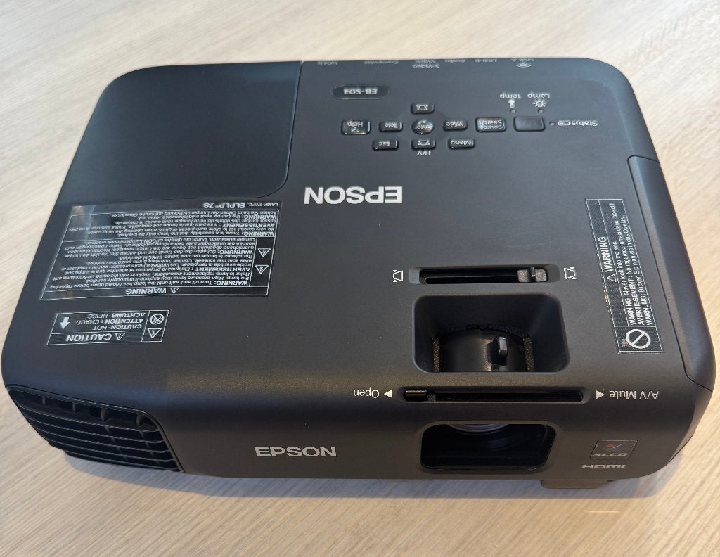 Beamer EPSON EB-S03 zwart., Audio, Tv en Foto, Beamers, Gebruikt, LED, Overige resoluties, Ophalen