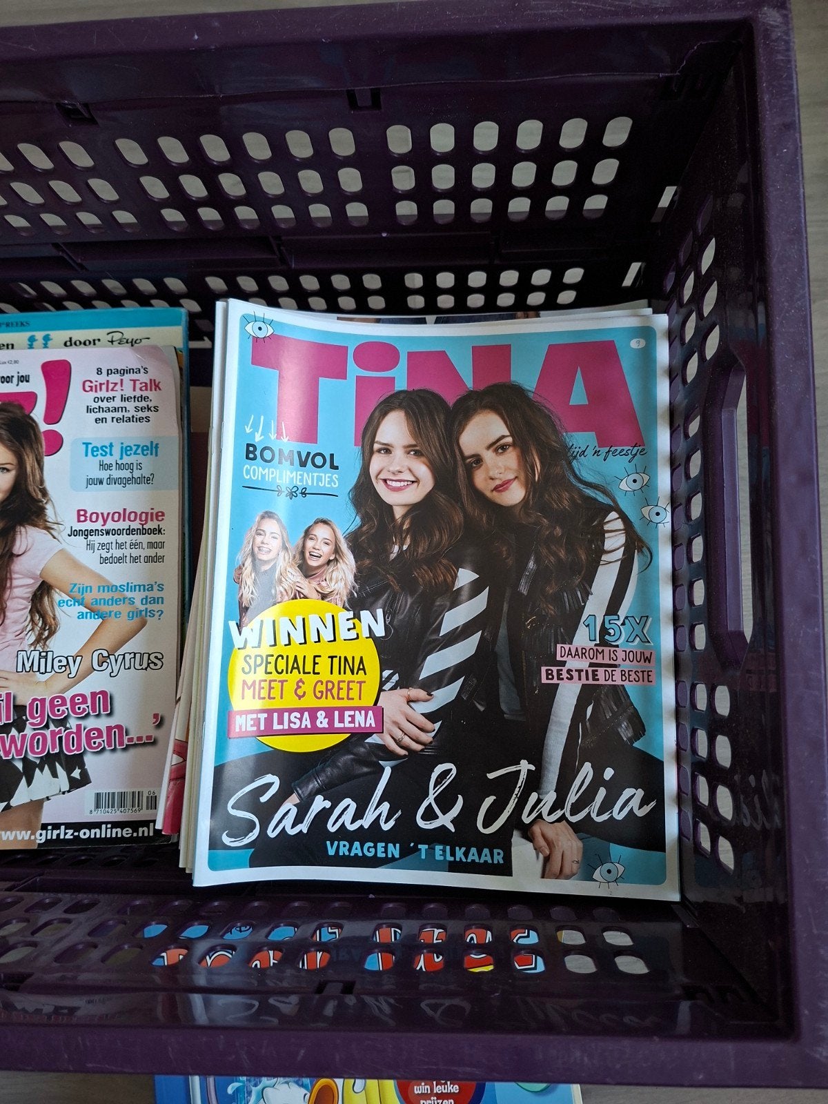 Hele stapel Tina's - wie maken we er blij mee?, Ophalen of Verzenden, Gelezen, Damesbladen