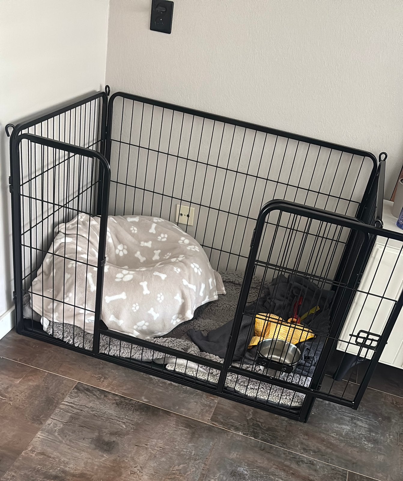 Honden Bench/kennel  109 x 72 x 72, Dieren en Toebehoren, Ophalen, Zo goed als nieuw, Minder dan 75 cm, Minder dan 65 cm