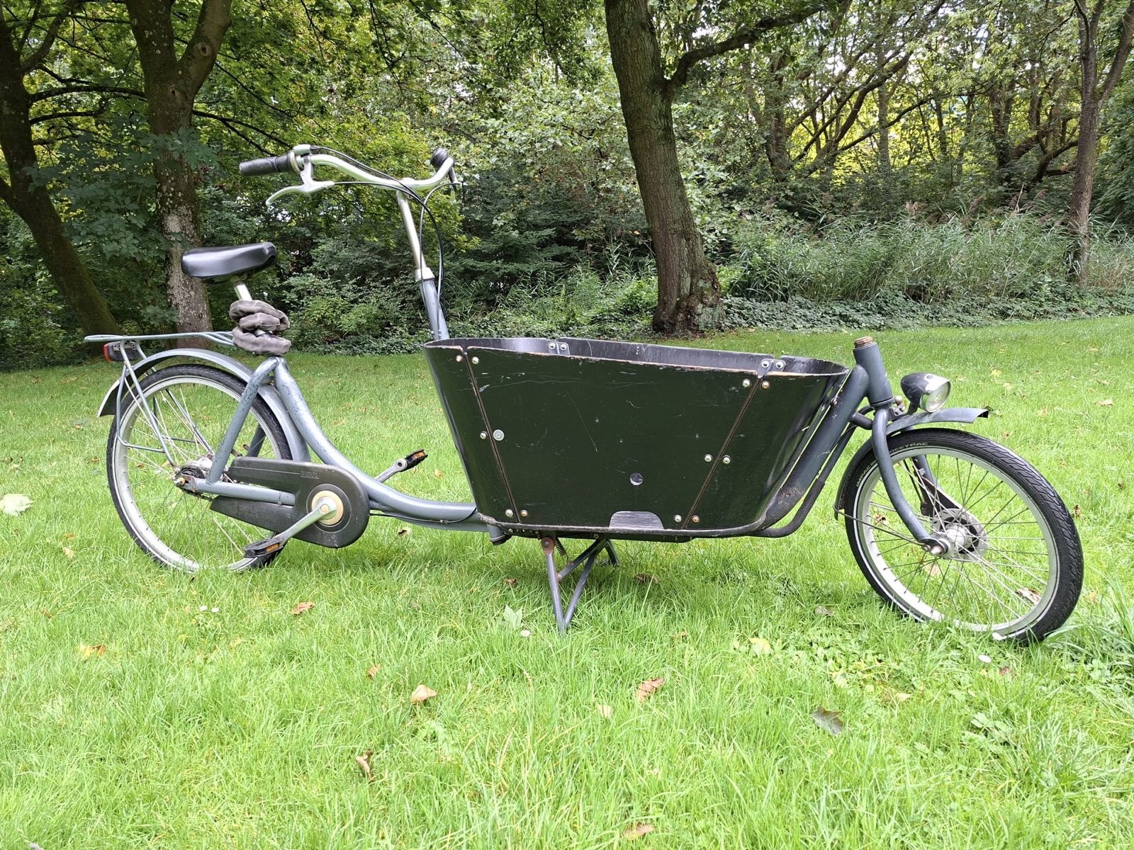 Koopje: €250,- Betrouwbare bakfiets met nieuwe banden., Gebruikt, Goederen, Trommelrem, Ophalen