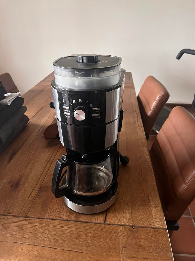 Koffiezetapparaat met bonen en filter, Ophalen, Zo goed als nieuw, Koffiemachine