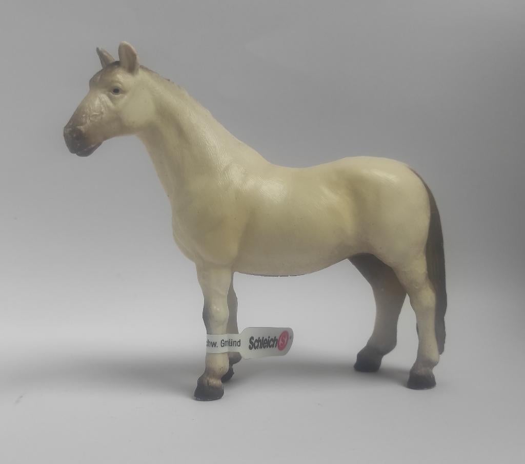 Schleich Hannoveraan Merrie Wit (met vaantje), Verzenden, Zo goed als nieuw, Paard, Beeldje of Figuurtje