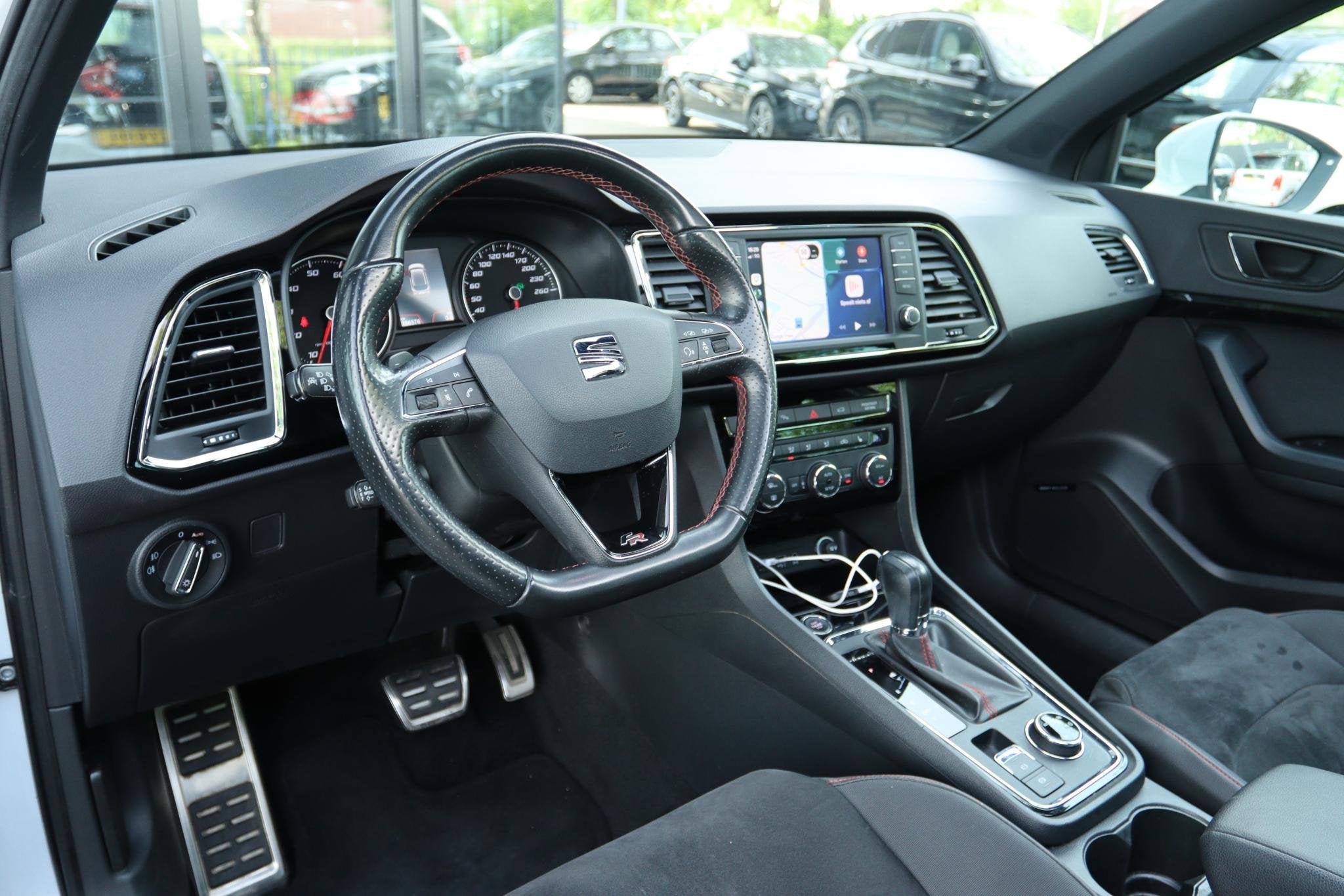 SEAT ATECA 2.0 ECOTSI FR 4DRIVE AUT. | PANO | CARPLAY | 360, Auto's, Seat, Automaat, Gebruikt, Euro 6, Wit