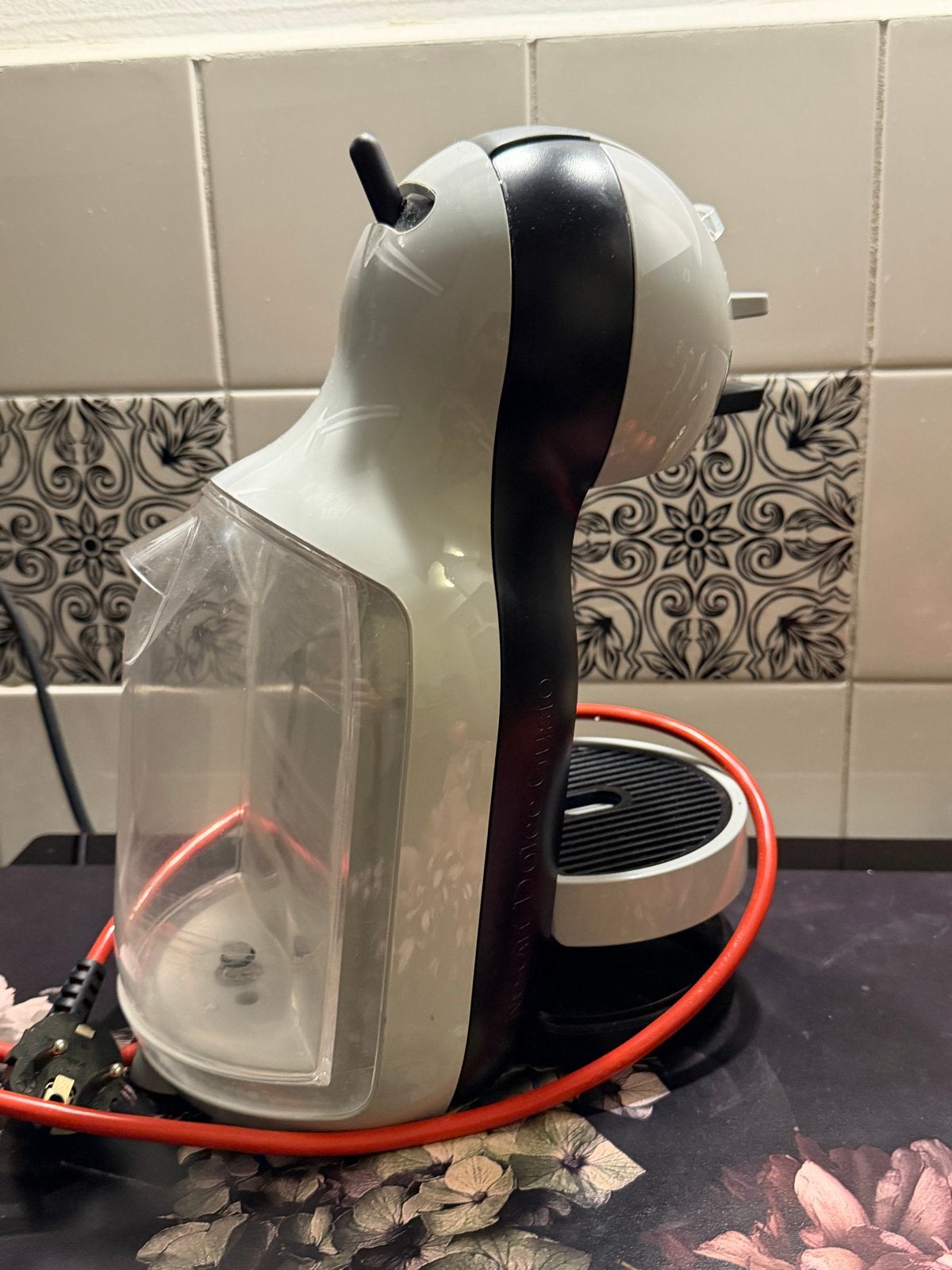 Nescafé Dolce Gusto Krups KP120 Koffiemachine, Gebruikt, Koffiemachine, Ophalen of Verzenden, 2 tot 4 kopjes