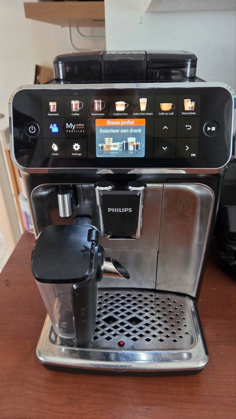 Philips LatteGo Serie 5400 (EP5447/90), Gebruikt, 10 kopjes of meer, Koffiemachine, Afneembaar waterreservoir