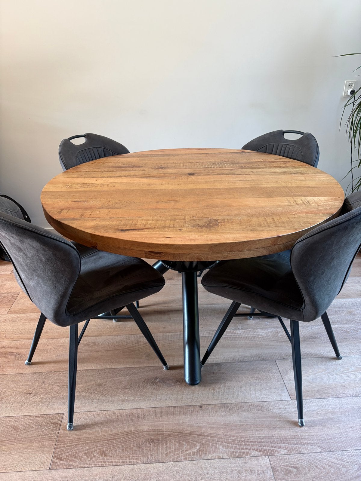 Ronde eettafel mango hout, Ophalen, 100 tot 150 cm, Rond, Zo goed als nieuw