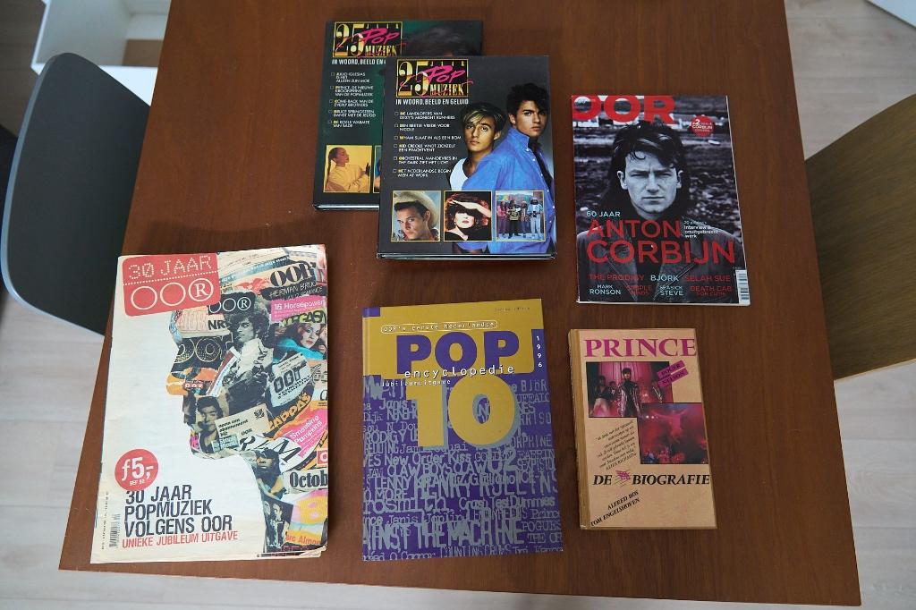 Div. muziekboeken, Pop encyclopedie, Oor, 25 jaar popmuziek, Boeken, Ophalen of Verzenden, Gelezen, Artiest