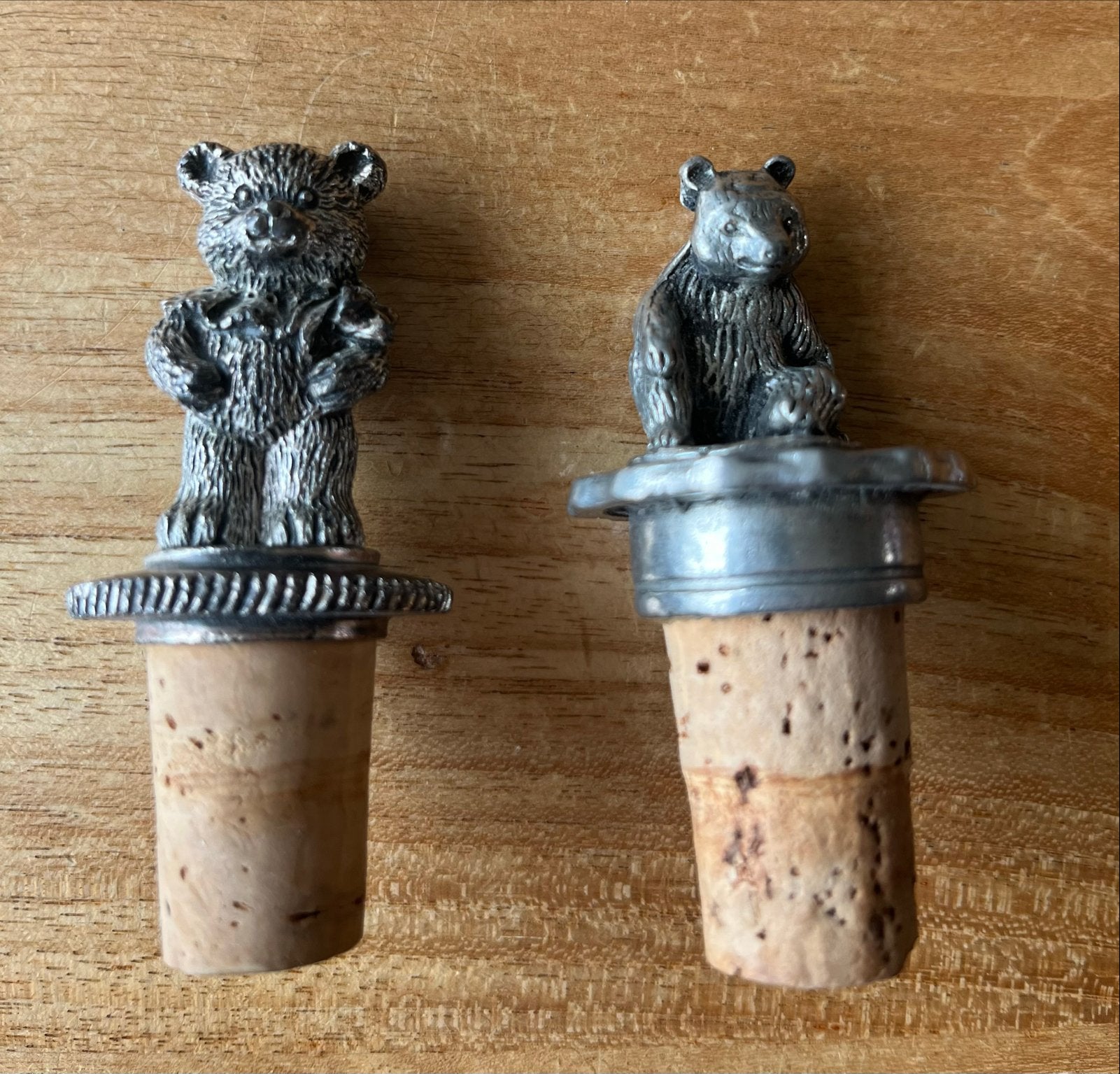 Set van 2 Wijnstoppers met Berenfiguren - Vintage Stijl, Vintage, Gebruikt, Ophalen of Verzenden, Metaal