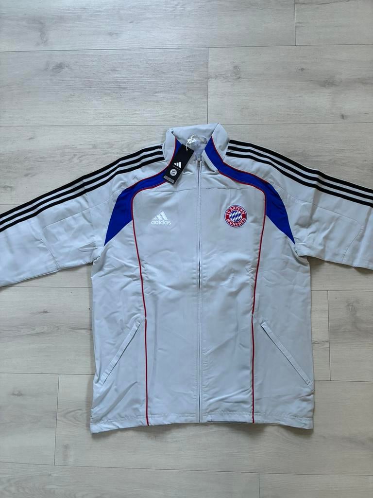 Origineel bayern munchen track jacket maat M, Sport en Fitness, Voetbal, Maat M, Ophalen of Verzenden, Nieuw, Trainingspak