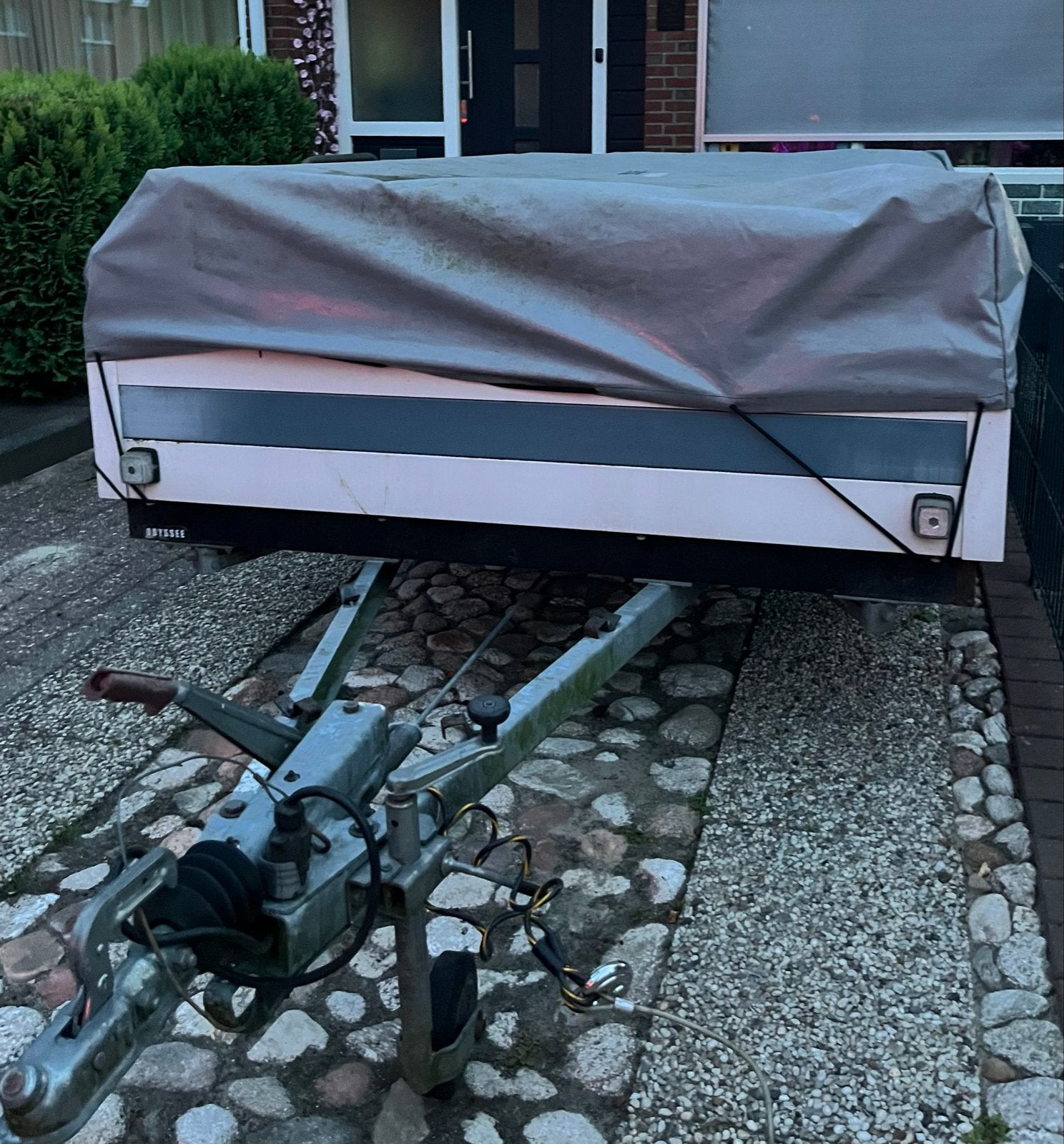 Trigano Odyssee Vouwwagen Ruime en comfortabele kampeertent, Ophalen, Gebruikt, Tot en met 4