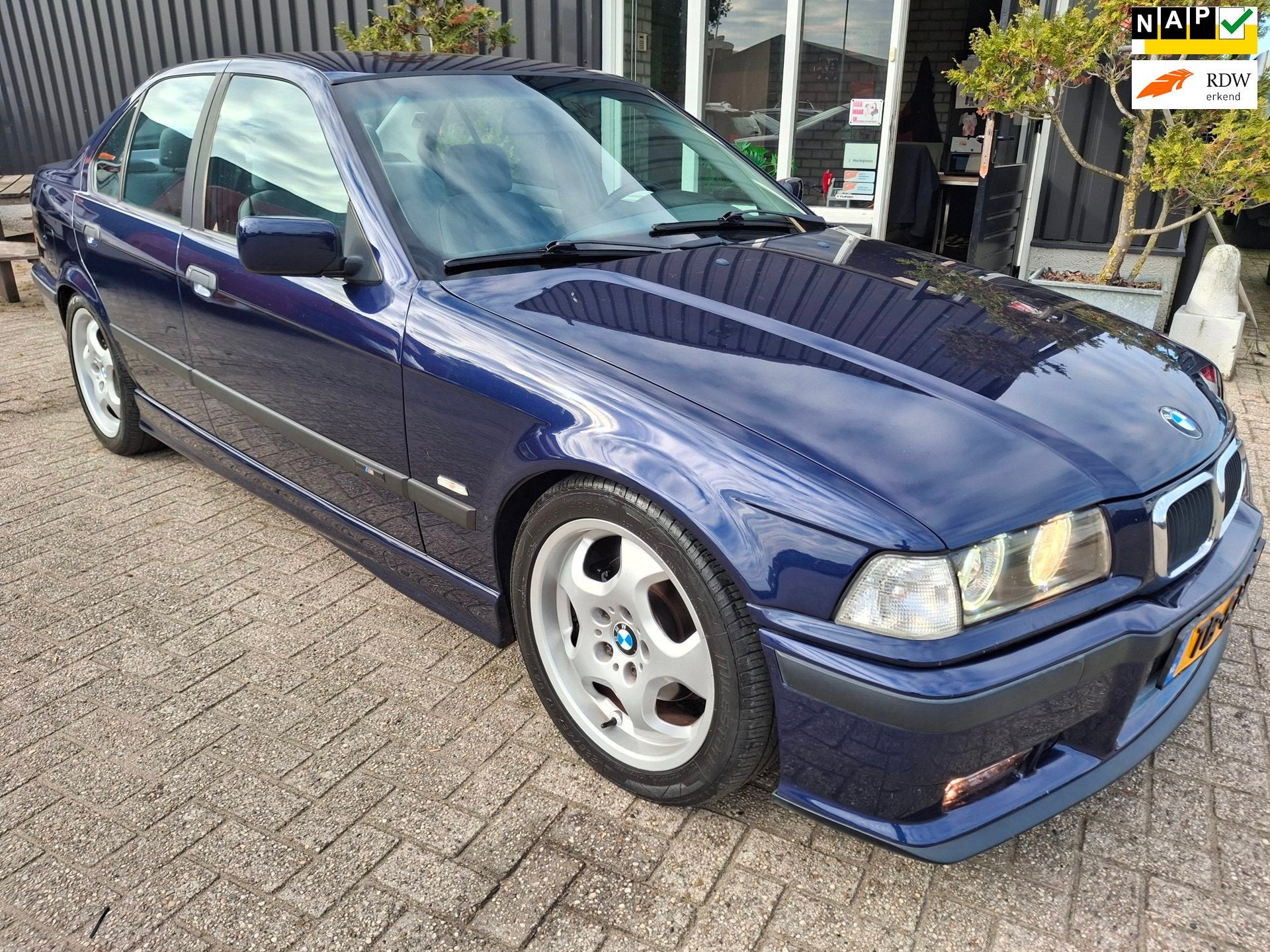 BMW 3-serie 323i Edition M-Pakket, Auto's, Gebruikt, 2494 cc, Blauw, Grijs