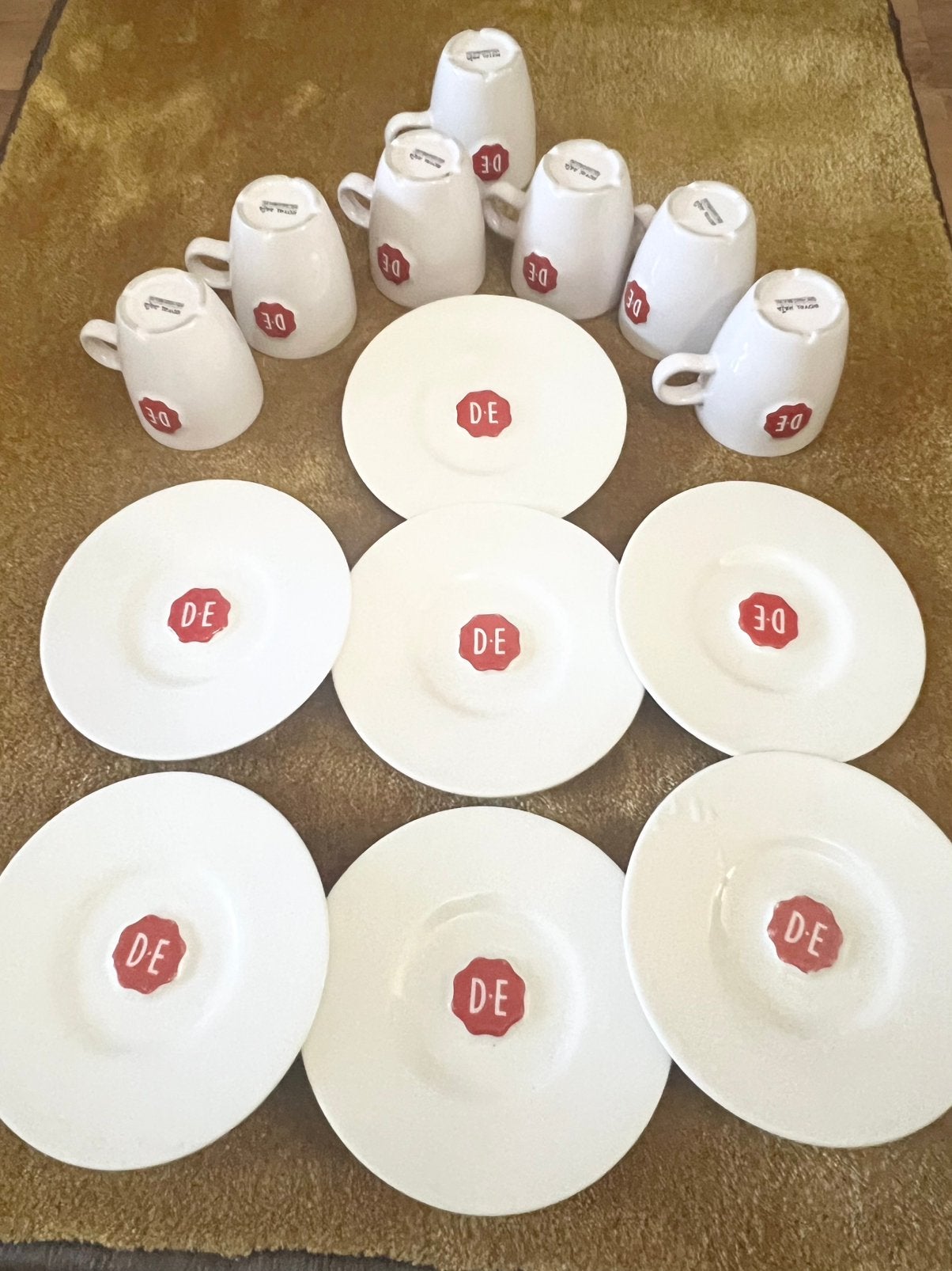 Douwe Egberts Servies: 7 Kopjes en 8 Schotels, Ophalen of Verzenden, Zo goed als nieuw