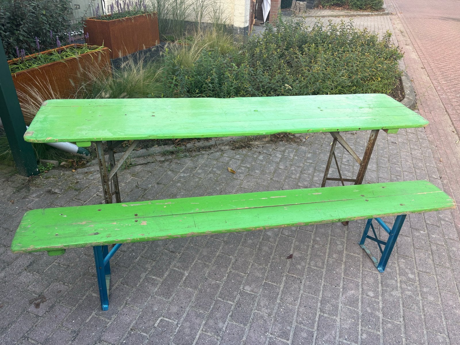Biertafels en bankjes (2 sets), Ophalen, Gebruikt, Rechthoekig, Hout