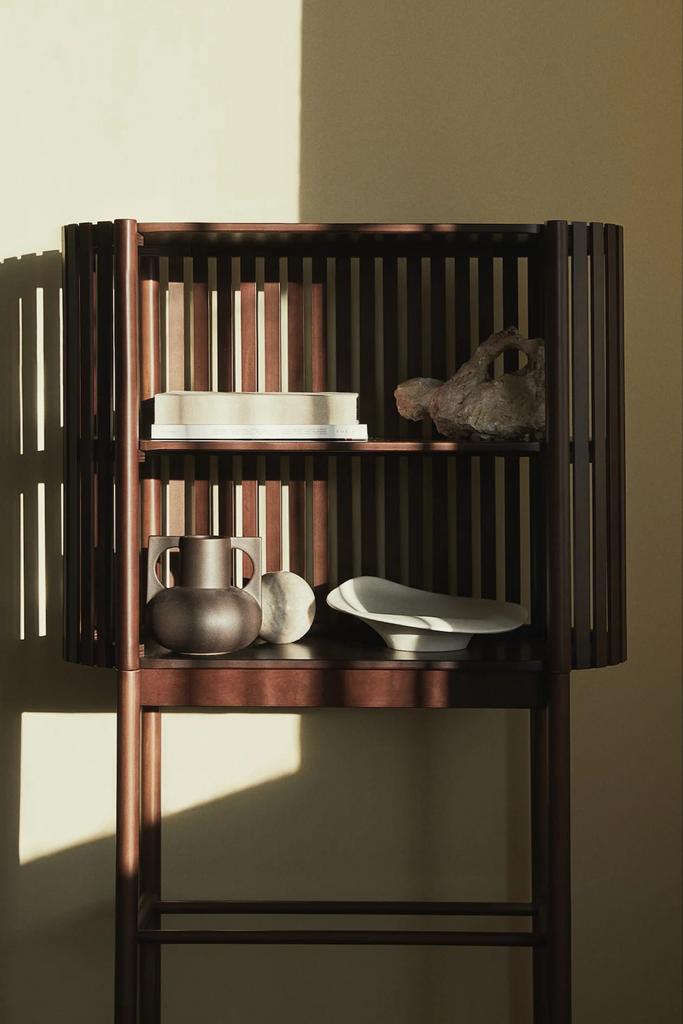 H&M Stijlvolle houten kast met latten design, Ophalen, Zo goed als nieuw