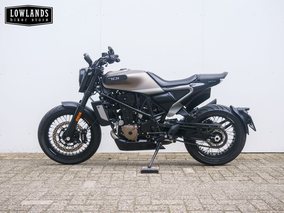 HUSQVARNA SVARTPILEN 701 (bj 2019), Motoren, 693 cc, Motorrijbewijs A, Bedrijf, Onbekend