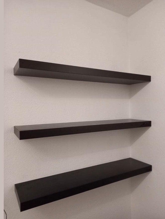 14x Zwarte IKEA Lack wandplanken, Huis en Inrichting, Woonaccessoires | Wandplanken en Boekenplanken, Ophalen, Gebruikt