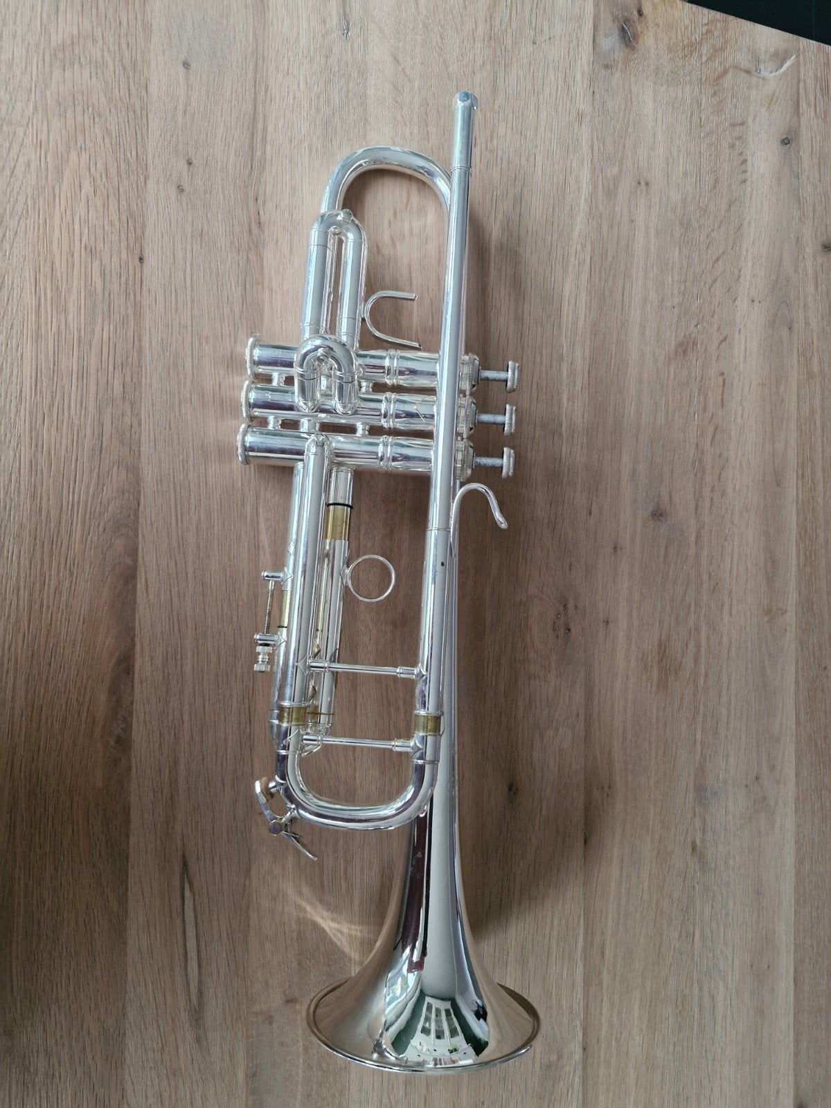 Trompet Bach stradivarius 37 ml, Muziek en Instrumenten, Blaasinstrumenten | Trompetten, Ophalen, Gebruikt, Bes-trompet, Met koffer