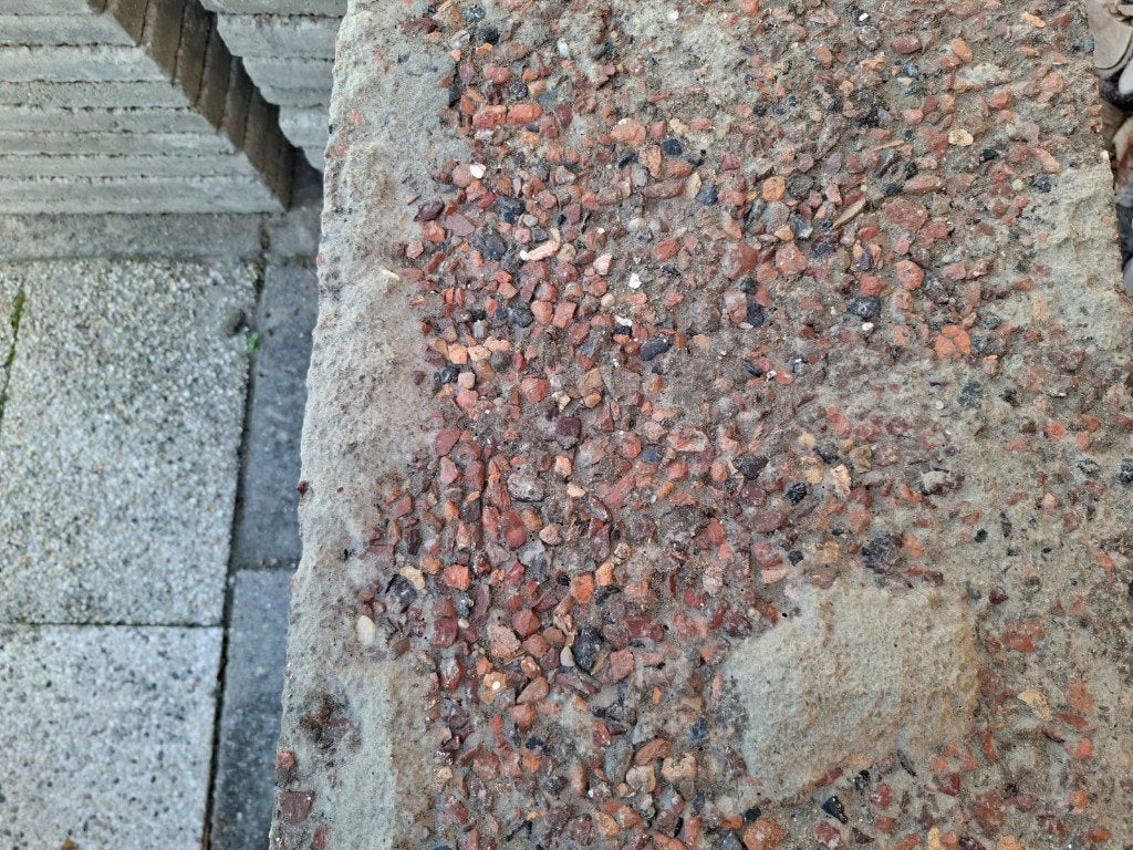 Gratis  15 m2  Grindtegels (rood), Gebruikt, Ophalen of Verzenden, 10 m² of meer, Beton