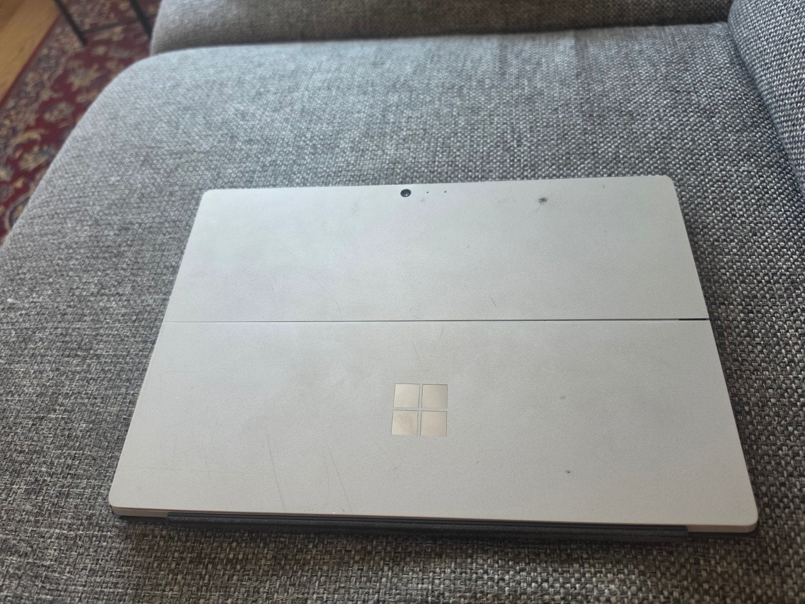 Microsoft Surface Pro 5 (1724) 256GB - Slechte Batterij, Gebruikt, Surface Pro 5 (1724), 12 inch, Ophalen of Verzenden